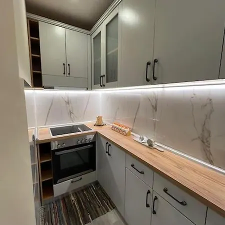 Apartment Great Apartament Near & Blloku Area *