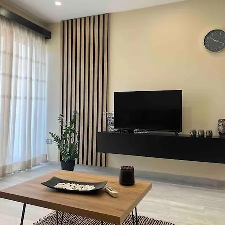 Great Apartament Near & Blloku Area Tirana